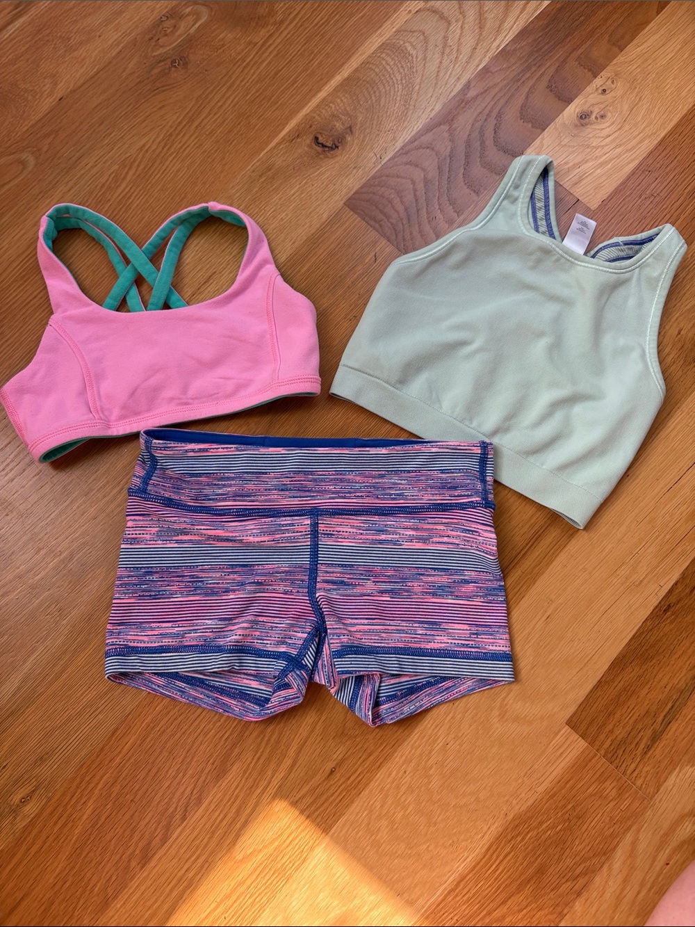 Ivivva girls bras and shorts Sz 8